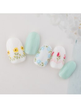 ミントグリーンフラワーネイル
