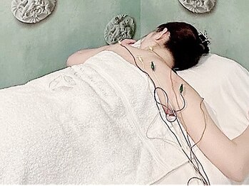 聖マリアビルアキュパンクチュアーオフィス(聖マリアビルAcupunctureオフィス)の写真/パルス美容鍼によりツボや筋膜/真皮/表皮の3層に刺激を与え血液やリンパの流れを改善!老廃物の排出も促進◎