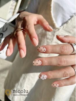 ドットフラワーネイル