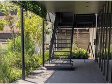 麗温(rion)/駐車場から見た階段♪