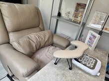 アリ(Ari33)の雰囲気（ハンドもフットもリクライニングチェアで快適施術♪）