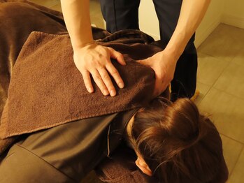 休進堂/肩こりの施術