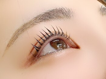 まつげ家クルン 新宿店(Kurun)の写真/【ビューラー式カール器30分仕上げ¥1990♪キープ力も自慢】 エリア屈指の人気を誇るまつ毛パーマ専門店★