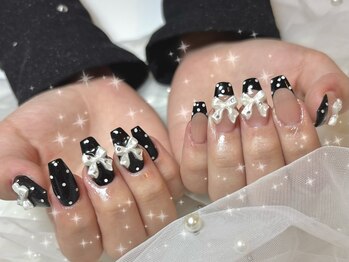 ルアナ(LUANA)/アシメが可愛い!ドットネイル
