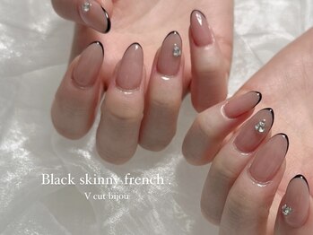 リン 恵比寿(RiN.)/スキニーフレンチネイル akane