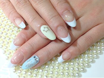 ネイルサロン リリィ(Lily)/白フレンチワンポイントカラー♪