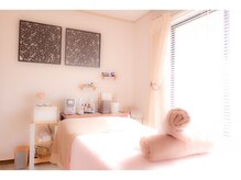 リバランス(Re Balance)の雰囲気（落ち着いた静かな部屋でリラックスして施術を受けていただけます）