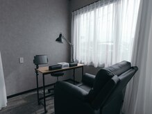 ザ ワン(the One)の雰囲気（全席にタブレット完備。映画や音楽をお楽しみください）