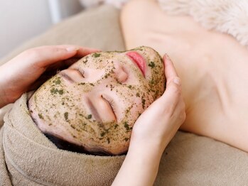 aura.まつげ・ハーブピーリング専門店の写真/40代からのエイジングケア!できてしまう前の徹底予防&集中ケアで、周囲が驚く「褒められ美肌」を叶える♪