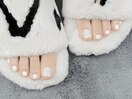 ピュアホワイトの足元