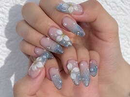 (担当:黒川)流行りのお花ネイル