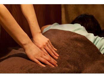 知足常楽 銀座中央通り店/ガッシリほぐしていきます!