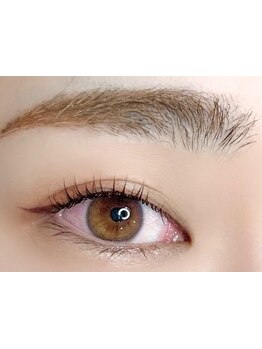 ナチュラル上品な目元にしたい