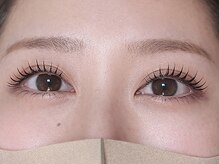 ナチュラル束感で抜け感◎トレンドマツエク