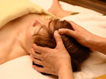 ロイヤルスパ(ROYAL SPA)の写真/とろける眠りへ。本格タイ古式×極上ヘッドスパが5,000円～。熟練の技術で、脳までとろける休息を◎