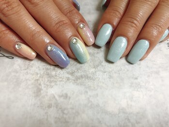 モグネイル(Mogunail)/虹色パステルネイル