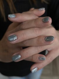 ニュアンスグレー