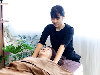 フウ 本町(FUU.)の写真/ガチガチの首肩・慢性疲労を深部からリセット◇肩甲骨はがし＆ヘッドスパで心も身体もFUUと軽くなる休息を