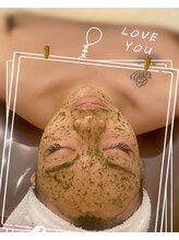 オプレア 千種店(OPREA)/【施術中】REVIハーブピーリング