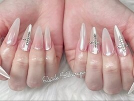 十字架ホワイトネイル