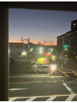 久保整体院/R176沿い夕陽の見える２階です。