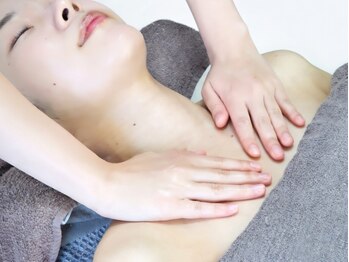 【Shaving&Bridal Shaving】salon.de.SHILO 麻布十番/デコルテマッサージ[ブライダル]