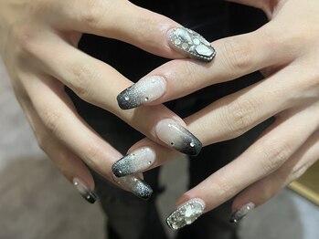 サクノネイル(SAKUNONAIL)/ブラックグラデ埋め尽くし