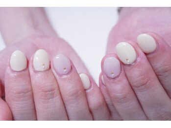 プチリリィ(Petit Lily)/ふんわりカラーで優しい指先に