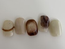 ユヌ(une)/brown nuance 