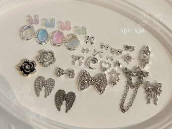 エムワイユーネイル(myu.nail)の写真/パーツ/カラー/シールなどたくさんご用意しております♪
店内でじっくりサンプルをご覧頂けます◎
