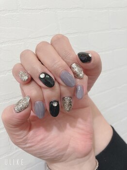 秋に人気のダークカラー