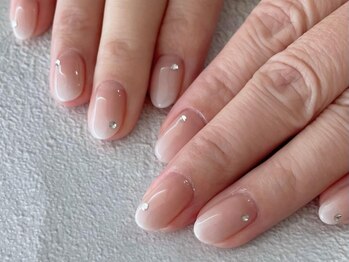 エムプティネイル(Mpetit nail)の写真/お仕事で派手に出来ない方やシンプル派の方にも◎爪の形や長さを見極めて、丁寧に施術いたします！