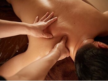 リラクシー(Relaxy)の写真/22時まで営業★深いコリと捉える絶妙手技で疲労回復◎全身揉みほぐし60分￥3800/オイルリンパ60分￥5500！