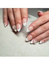 ヴェール(VERT)/フレンチネイル/ビジューネイル