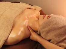 クロモジ(kuromoji)の雰囲気(オールハンドで呼吸に合わせ優しいタッチで流します)