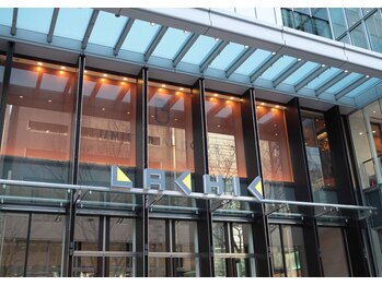 エミーレ 栄ラシック店(emile)/【栄・ラシック6階】の好立地