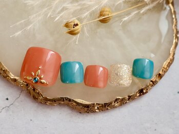 シックな大人フットネイルRocher