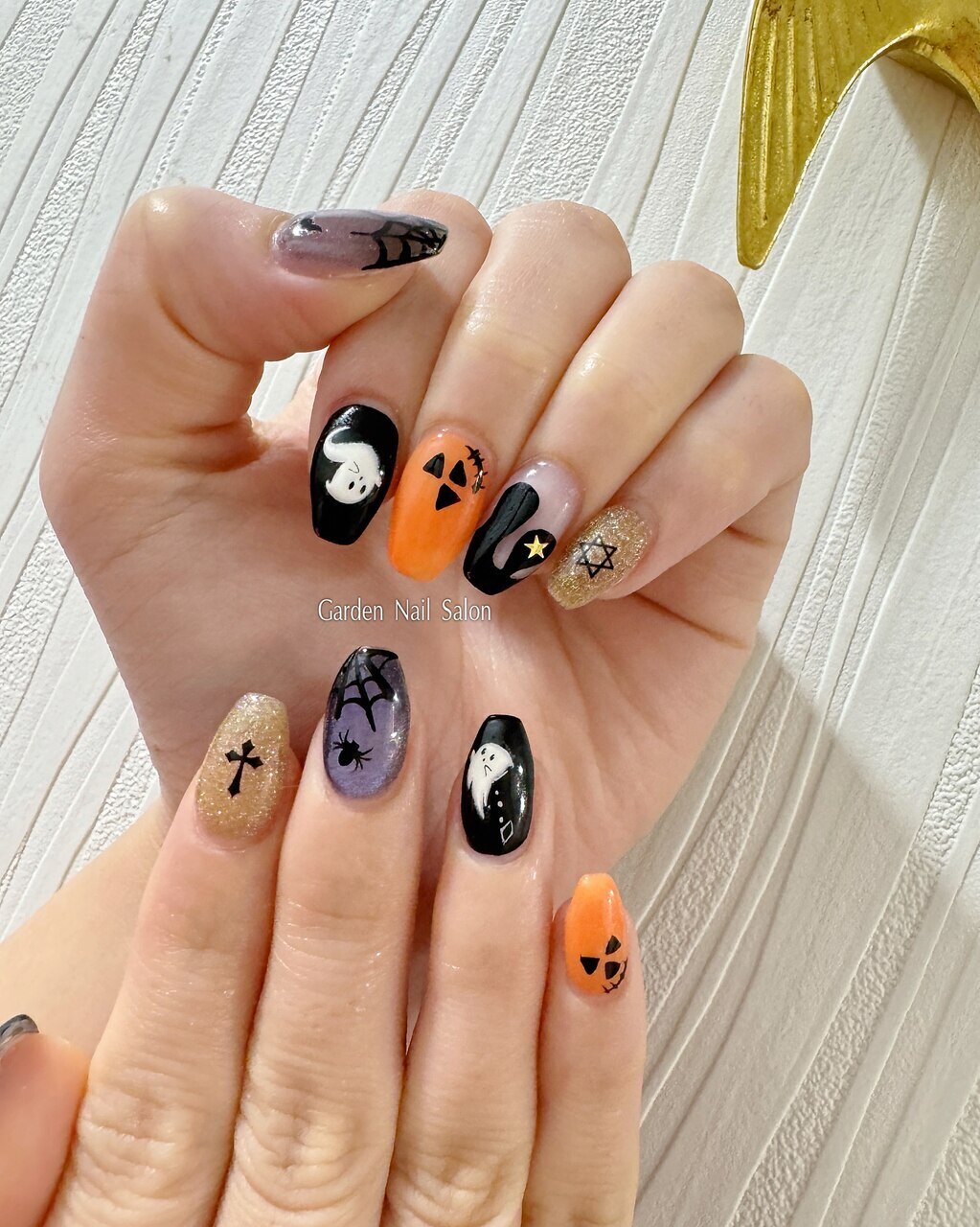 光るハロウィンブラックマグネットニュアンスネイル お化け かぼちゃ