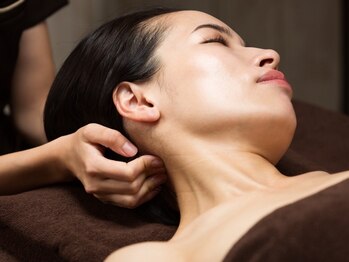 とうみんの森 広島駅前店の写真/ドライヘッドスパ×首・肩オイルケアで、深く癒される♪リクライニングチェアで受ける、ご褒美時間♪