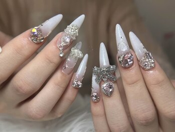 LUCI NAIL新大久保【ルシ ネイル】長さだし/持ち込み/ゴテゴテ/パラジェル/フィルイン/