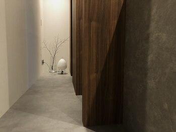 スー 梅田(suu)の写真/自まつ毛に優しい商材の【まつげパーマ】で目を大きく見せ逆まつ毛の改善にも◎人気の束感仕上げも大人気