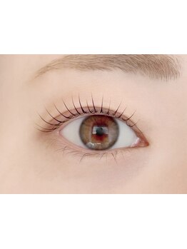 ナチュラル上品な目元にしたい