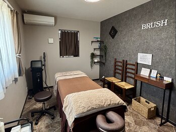 BRUSHの写真/第一印象が変わる!好印象を目指すなら最新マシンによる≪光フェイシャル≫清潔感のある肌をプロデュース◎