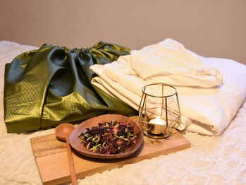 ニコット(nicotto)/ガウンは2種類あります