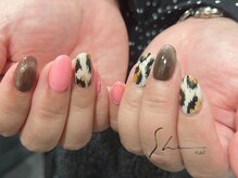 シー(SHE)/レオパードネイル