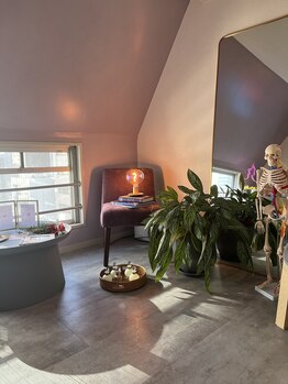 くびとかた/広々ウェイティングスペース