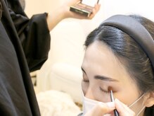 ヘアメイクのメニューあり。オーダー希望の方ご連絡ください。