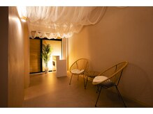 ミナミノシマの雰囲気（広々とした待合）