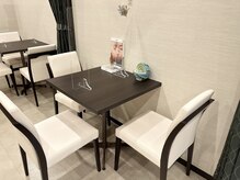 ザ フェース 淀屋橋店(THE FAITH)/落ち着いたカウンセリングルーム