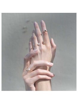 ルブリー(roovely)の写真/◆ジェルネイルお休みの方◆爪のフォルムを美しく整え＆丁寧なハンドケアで、大人女性の美しい手・指先に◎